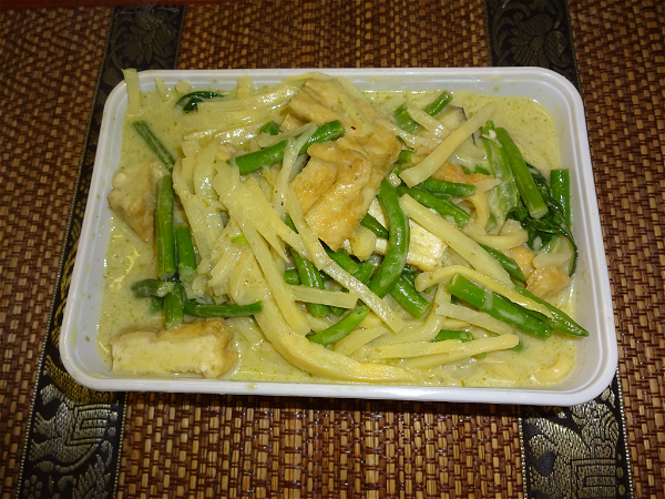 VEGETARIAN green curry