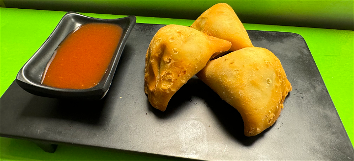 *NEW* Indian Curry Samosa