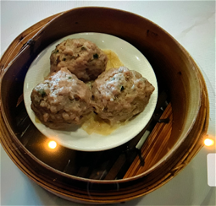 Gestoomde biefballetjes 西菜蒸牛肉