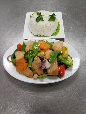 41. Gewokte groenten met tofu | Vegetable stir fry with white rice 