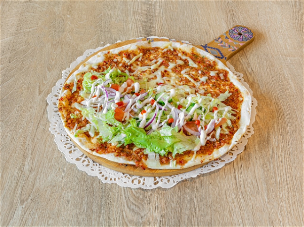turkse pizza met kalfsdöner & kaas
