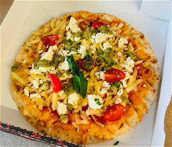 Pita Pizza caprese feta