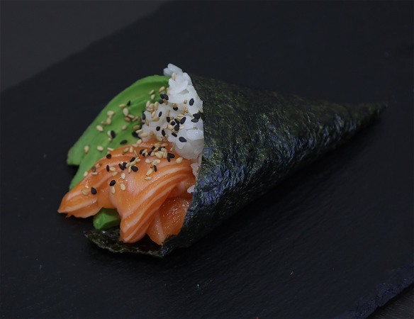 Salmon Hand Roll