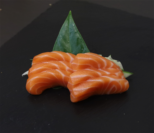Salmon Sashimi (6 pcs)