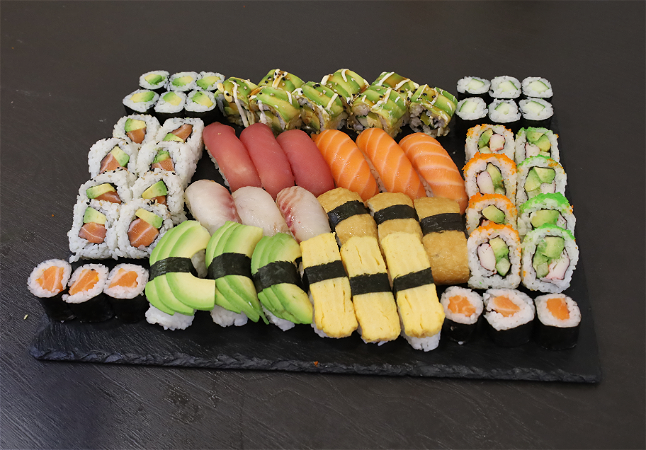 Family Sushi Box (60 pcs)