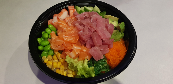 Sashimi mix poke bowl