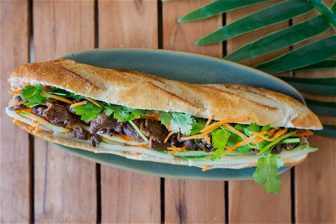 Banh Mi Bo Xa | Sandwich Lemongrass Beef