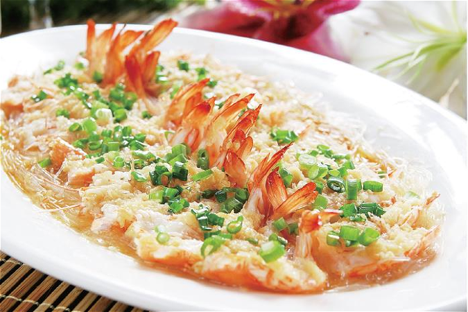 蒜茸粉丝蒸中虾 Gestoomte garnalen met knooflooksaus en vermicelli