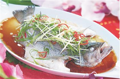 清蒸鲈鱼 Gestoomde zeebaars