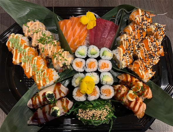 Sushi Box Deluxe For 2 pers(40pc)