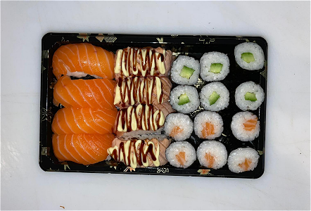 Only salmon lovers box (20st)