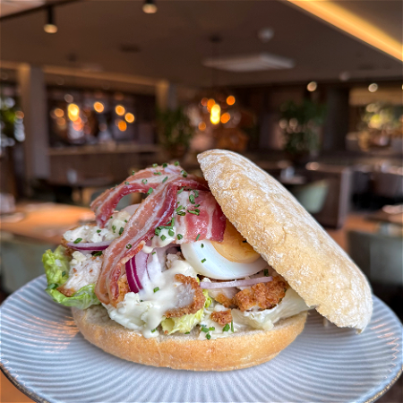 Broodje Crispy Chicken Caesar