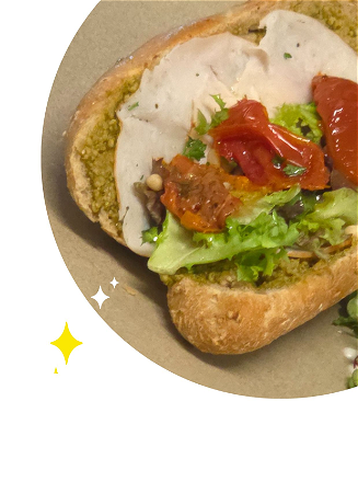 Kipfilet met pesto, zongedroogde tomaat en pijnboompitten