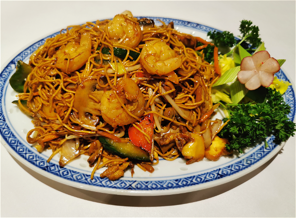 Chow mien met Chinese garnalen en groenten