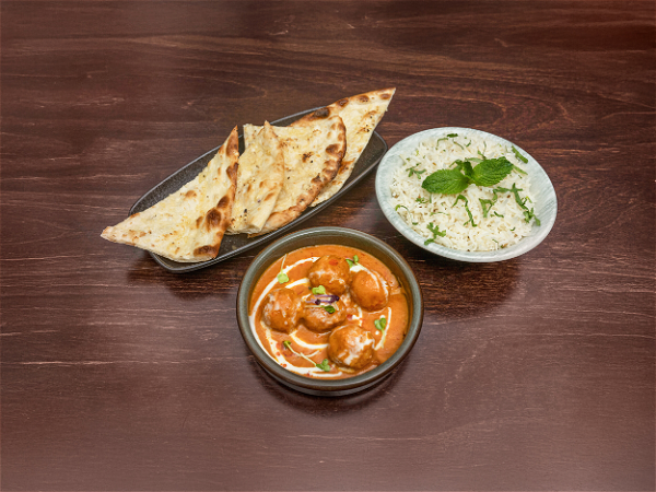 Makhmali kofta curry (veg), rice, garlic naan