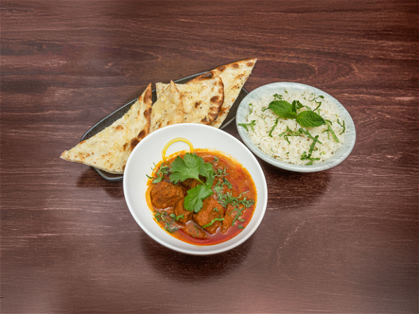 Lamb rogan josh, rice, garlic naan