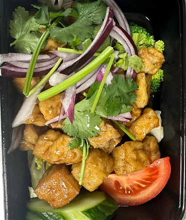 Tofu kratiam prik thai ( เต้าหู้กระเทียมพริกไทย)