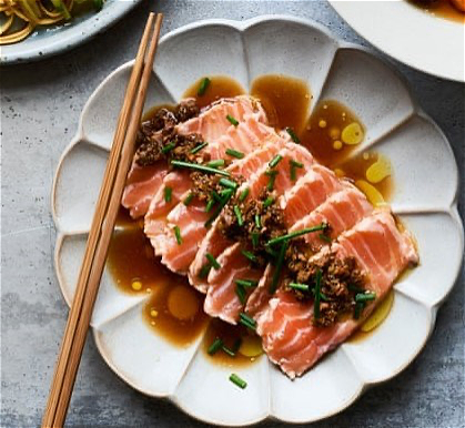 NEW - Flamed salmon sashimi