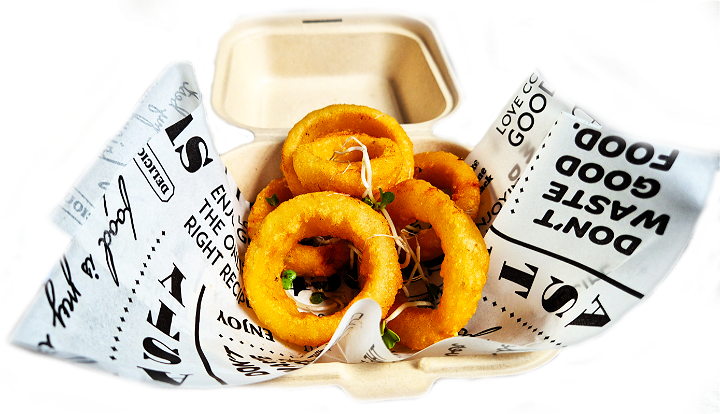 Uienringen in bierbeslag