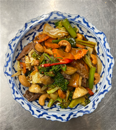 Pad Med Mamuang Beef
