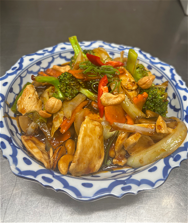 Pad Med Mamuang Kai