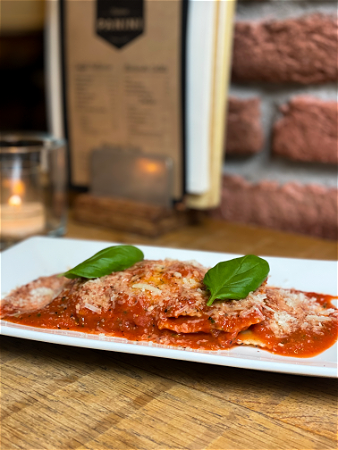 Ravioli di Spinaci con salsa al Pomodoro