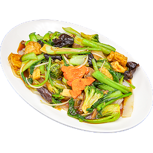Vegetarian Chinese egg noodles with vegetables and tofu