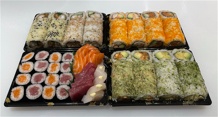 Sushi box (4 P )56 stuks en 12 plakjes sashimi 