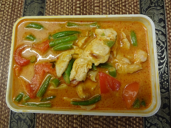 CHICKEN panaeng curry