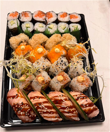 Classic sushi box