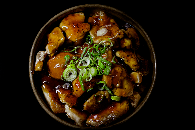 Warme Pokebowl met kipklok bakplaat