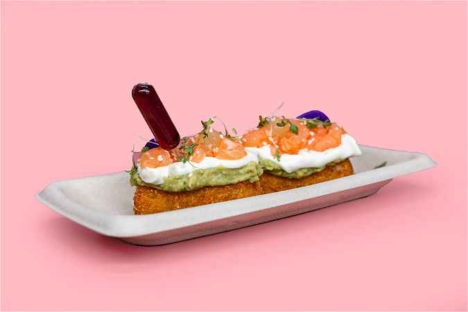 Rice cracker met zalm tartare 