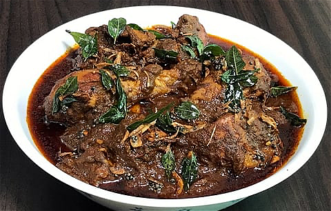Varutha Kozhi Curry