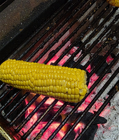 Gegrilde maïskolf