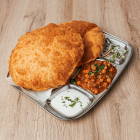 Chole bhature 2 pieces
