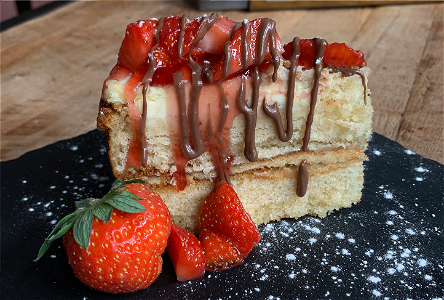 Strawberry Delight Cake