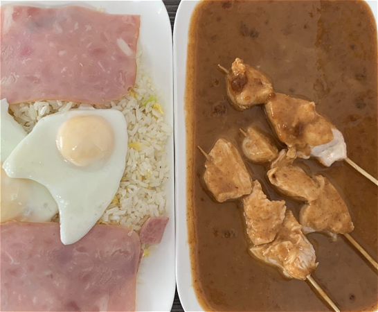 NR32.Nasi goreng met saté