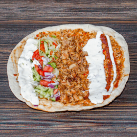 Turkse pizza met kipdöner