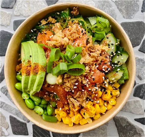 Poke bowl spicy zalm