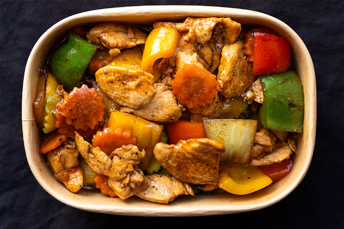 Wok zwarte peper saus met kip
