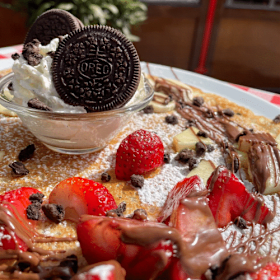 Crêpe Oreo & Strawberry Tornado