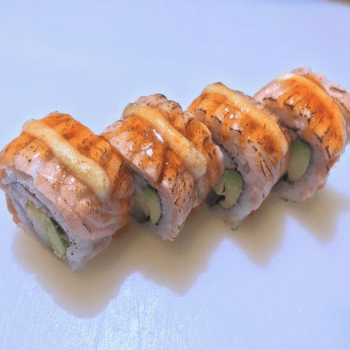 Geflambeerde zalm California roll