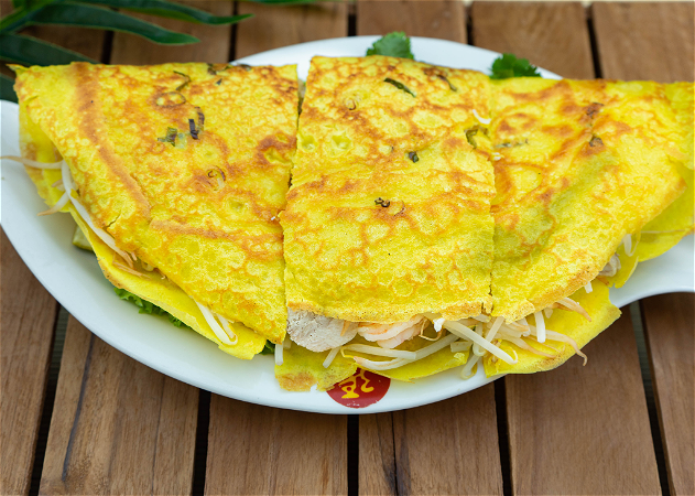 Banh Xeo | Vietnamese Pancake with Chicken & Prawns