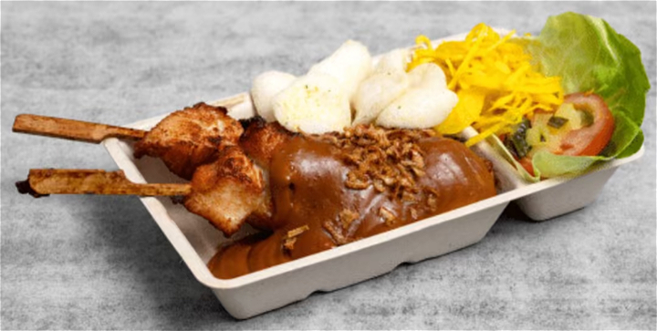 Kipsaté keuze uit Brood, of bami, of Nasi