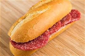 Broodje Amsterdamse ossenworst speciaal