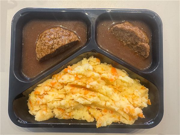 stamppot hutspot met een gehaktbal