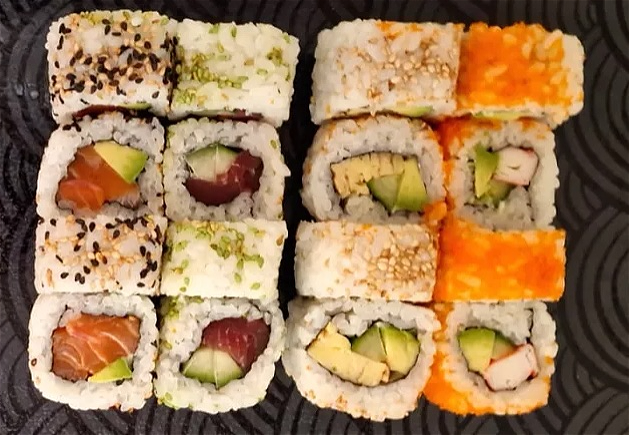 1 + 1 Gratis. Uramaki box, 16 stuks