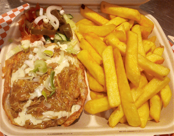 friet Caribbean slow  chicken 