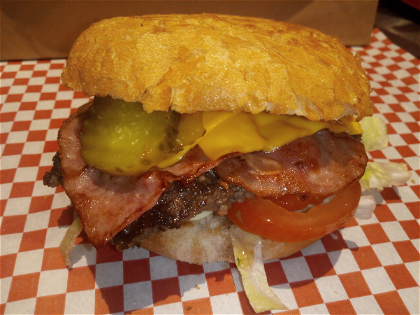 Beefburger bacon cheese