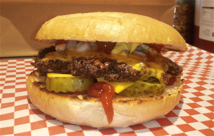 Quarter pound style burger